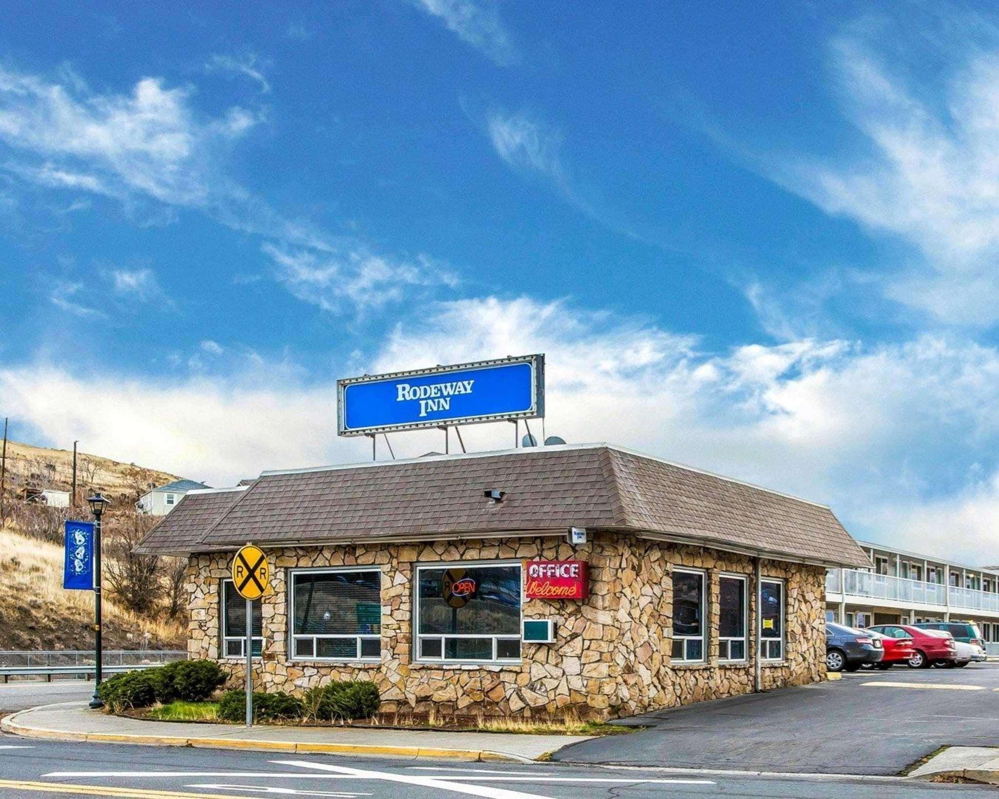 Rodeway Inn & Suites Arlington Exterior foto