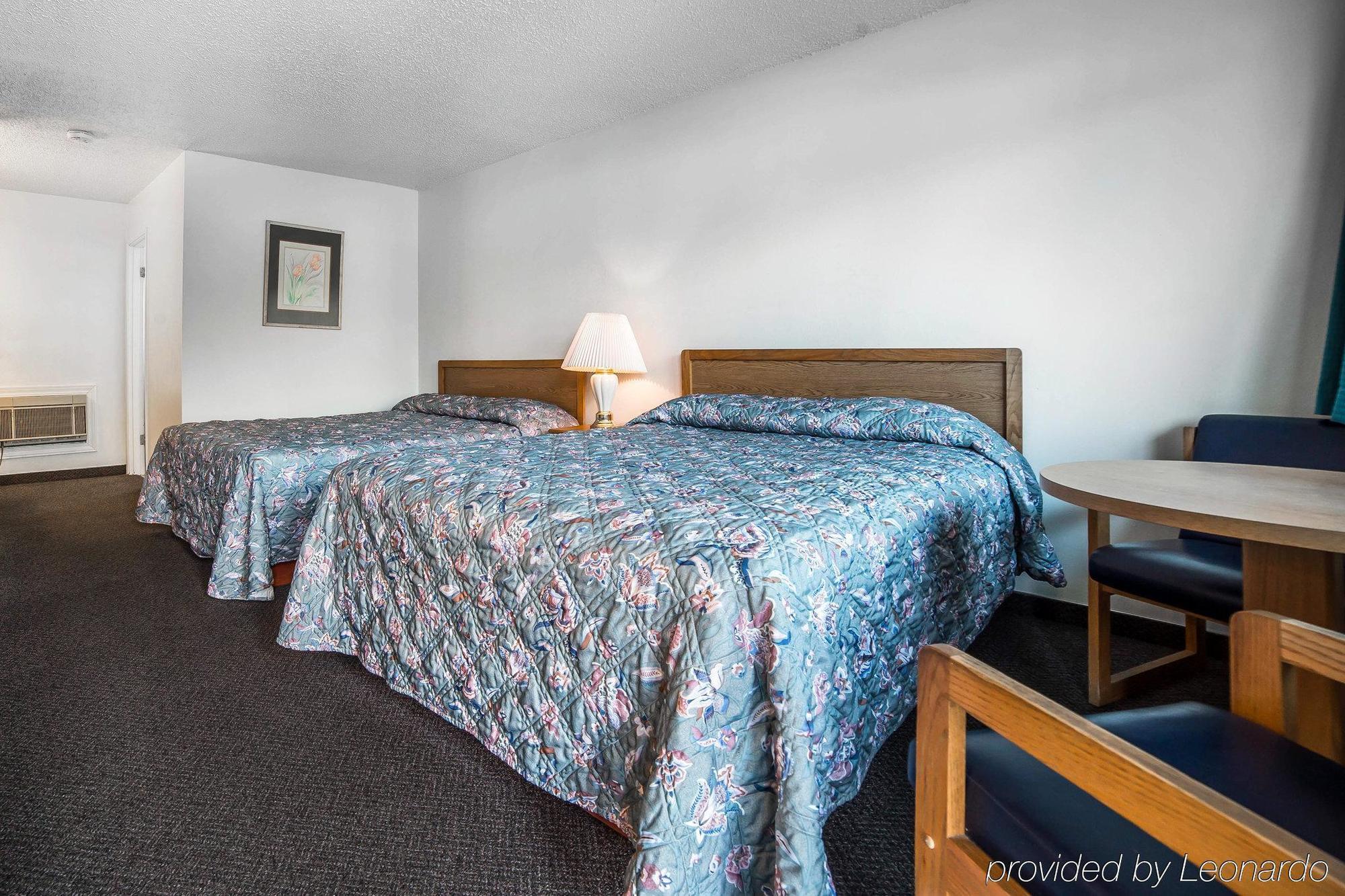 Rodeway Inn & Suites Arlington Exterior foto